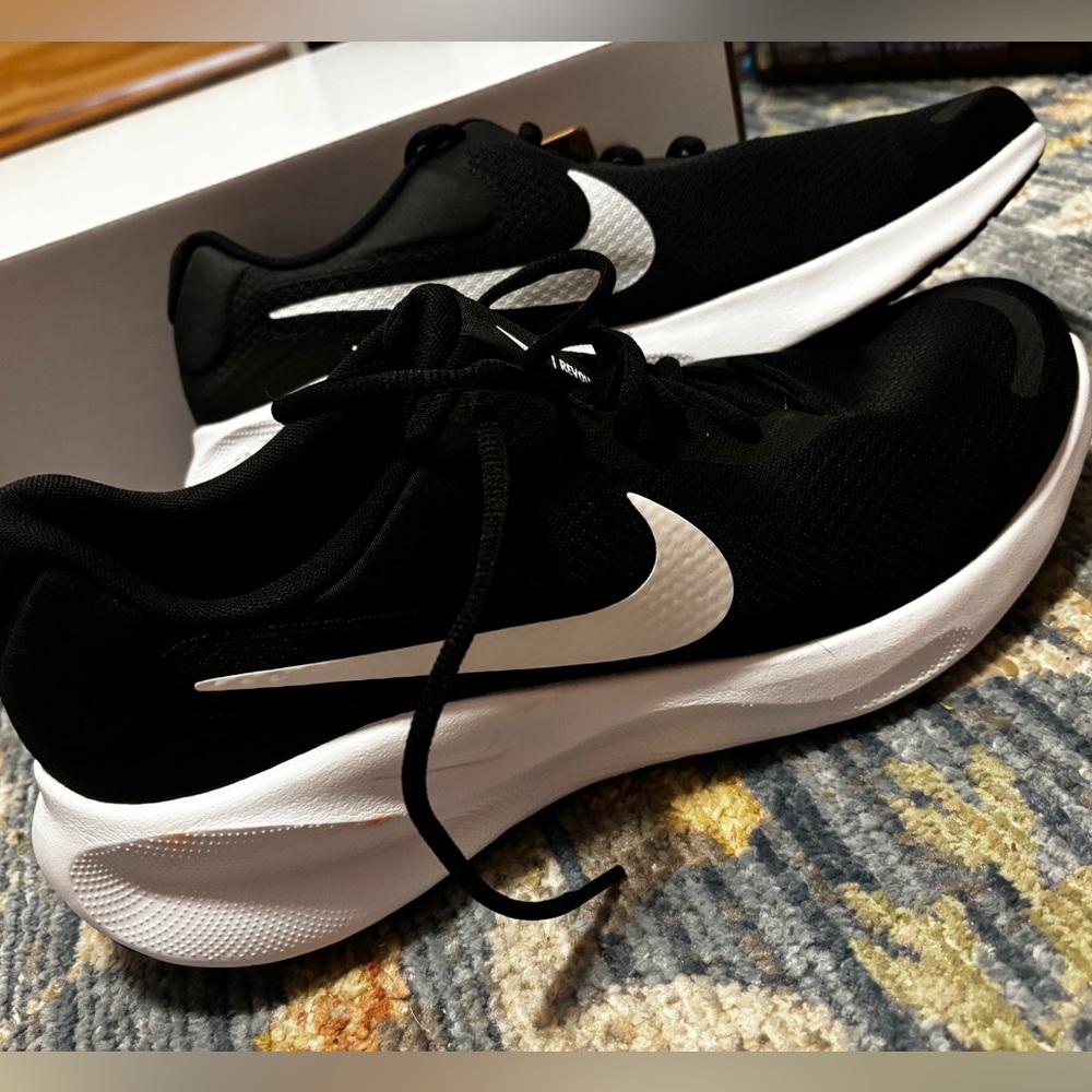 Nike Women's Athletic Shoes in Black and White